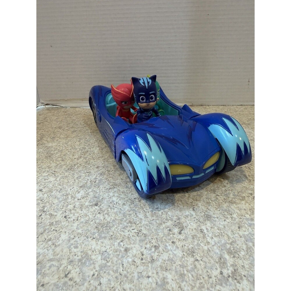 PJ Masks Cat Car with 3 Figures Owlette, Gekko, and Catboy